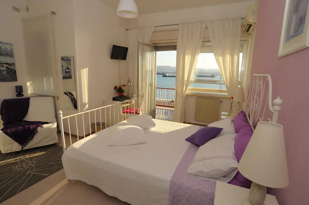 B&B Mare di Augusta La Finestra sul Porto-1